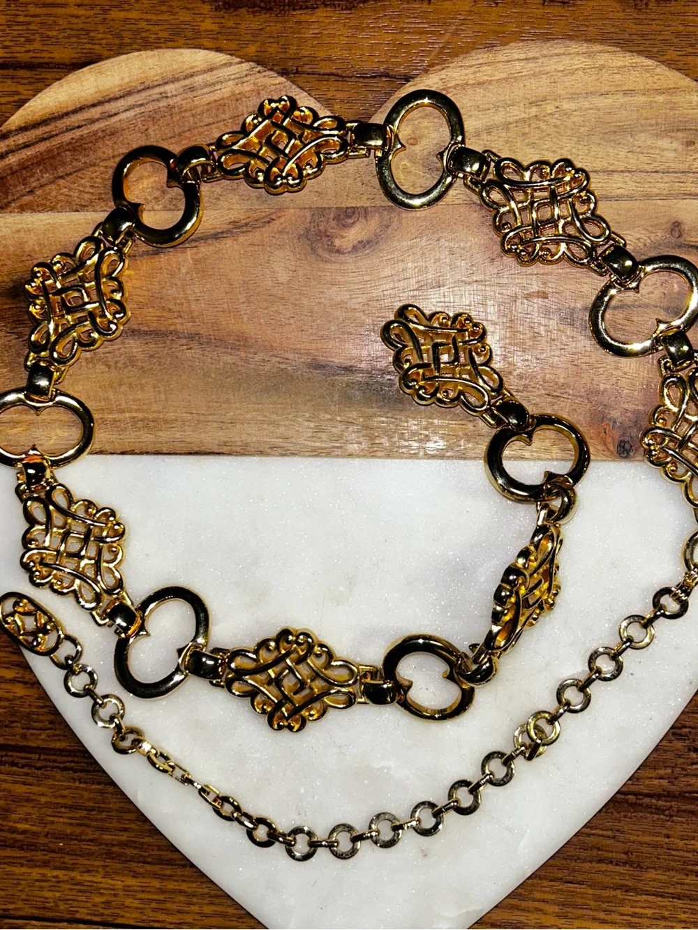 R ~ Vintage ~ Large ~ Gold Tone Chain Link Celtic Knot Design Belt